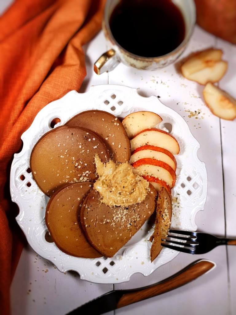 PANCAKES À LA FARINE DE PATATE DOUCE, sans gluten et sans lactose