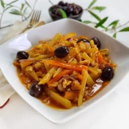 plat végétarien rapide, mijoté de pommes de terre, carotte