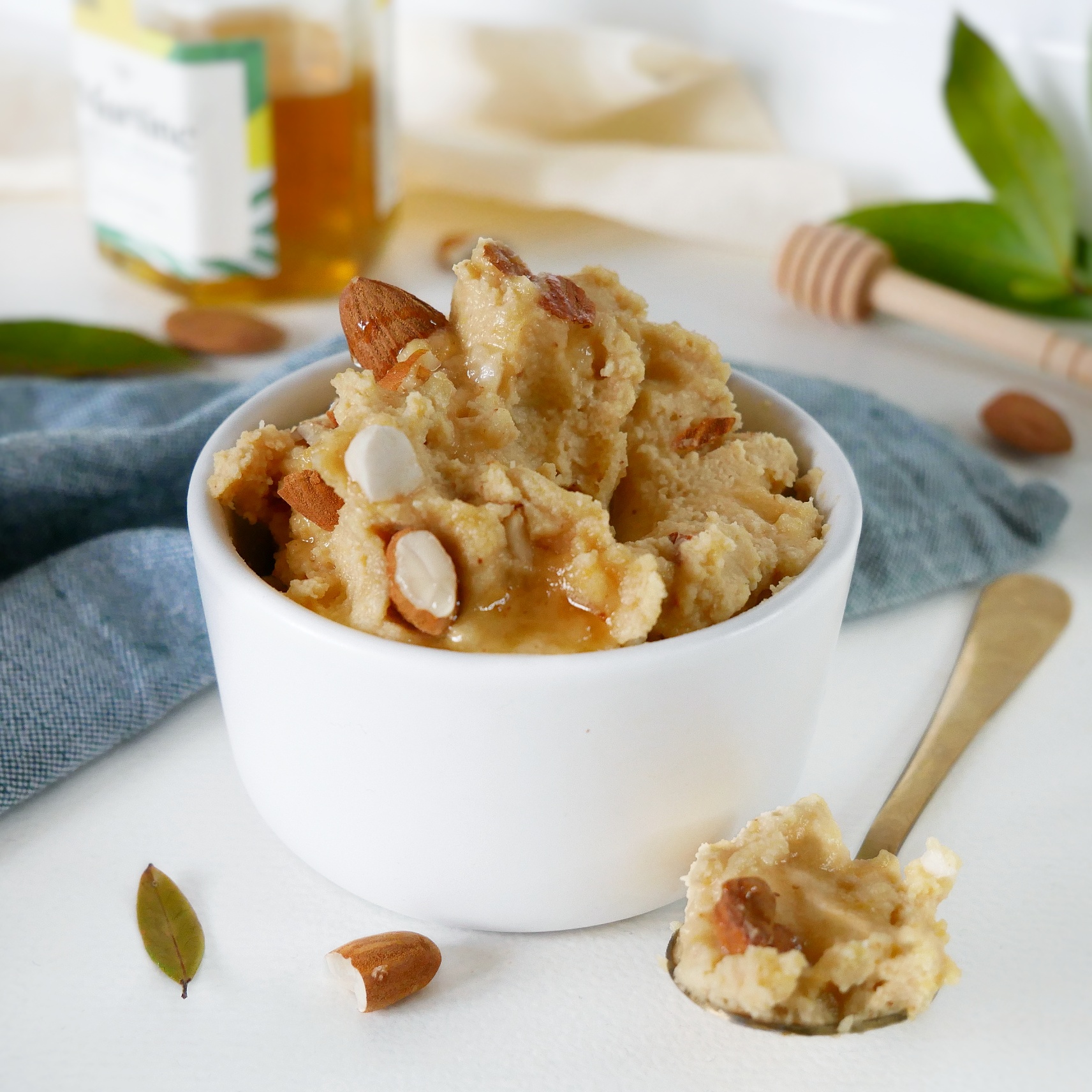 pâte à cookie crue (cookie dough) miel amande